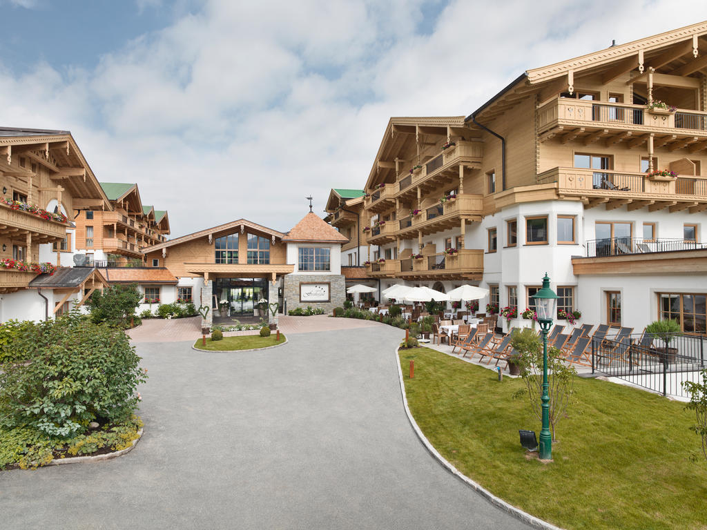 Hotel Forsthofgut Leogang Exteriör bild